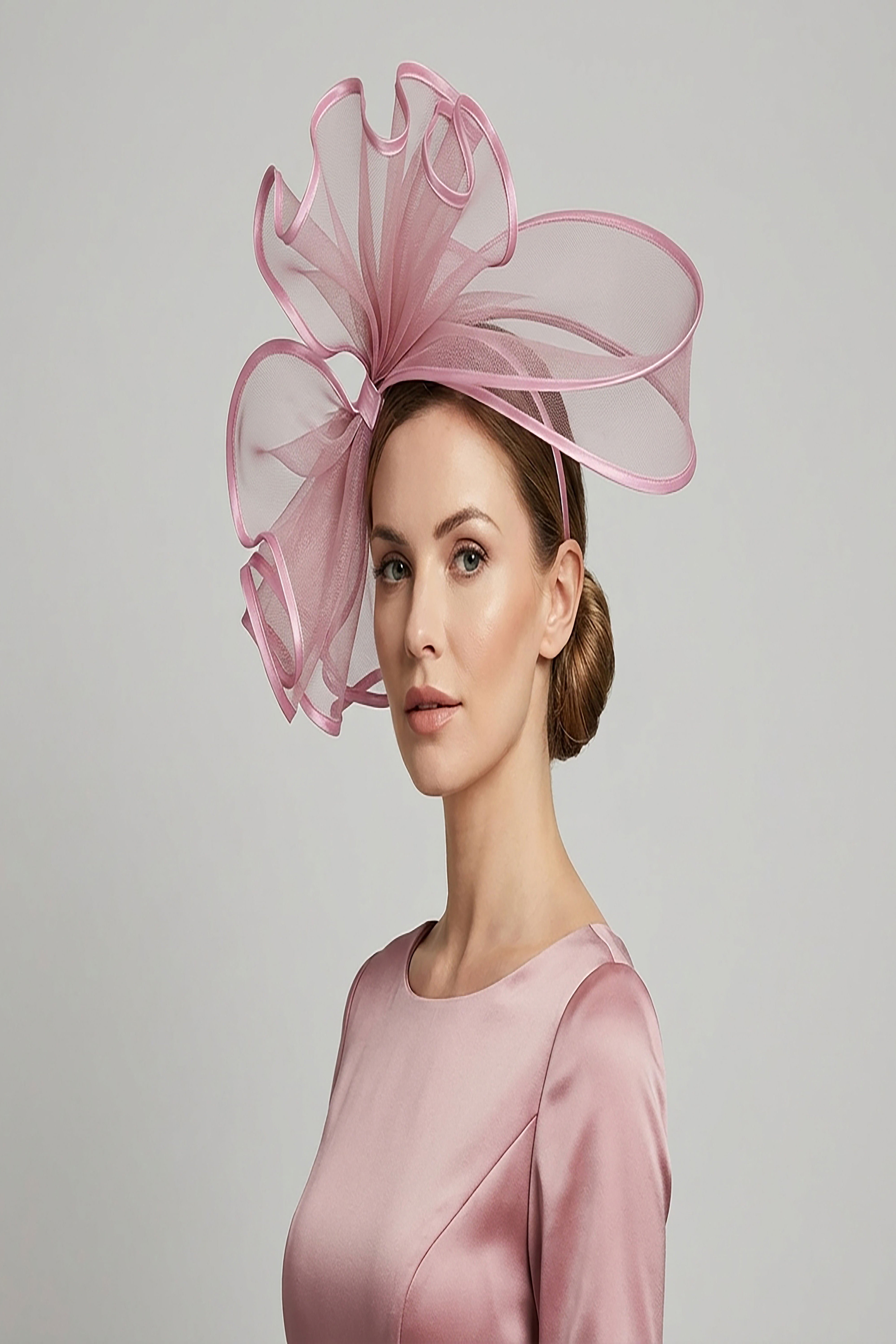 Large Mesh Loop Fascinator Headband with Structured Bow-Knot Design