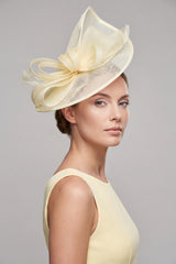 Women’s Oversized Mesh Disc Fascinator Hat with Feather Trim & Loop Bow Headband