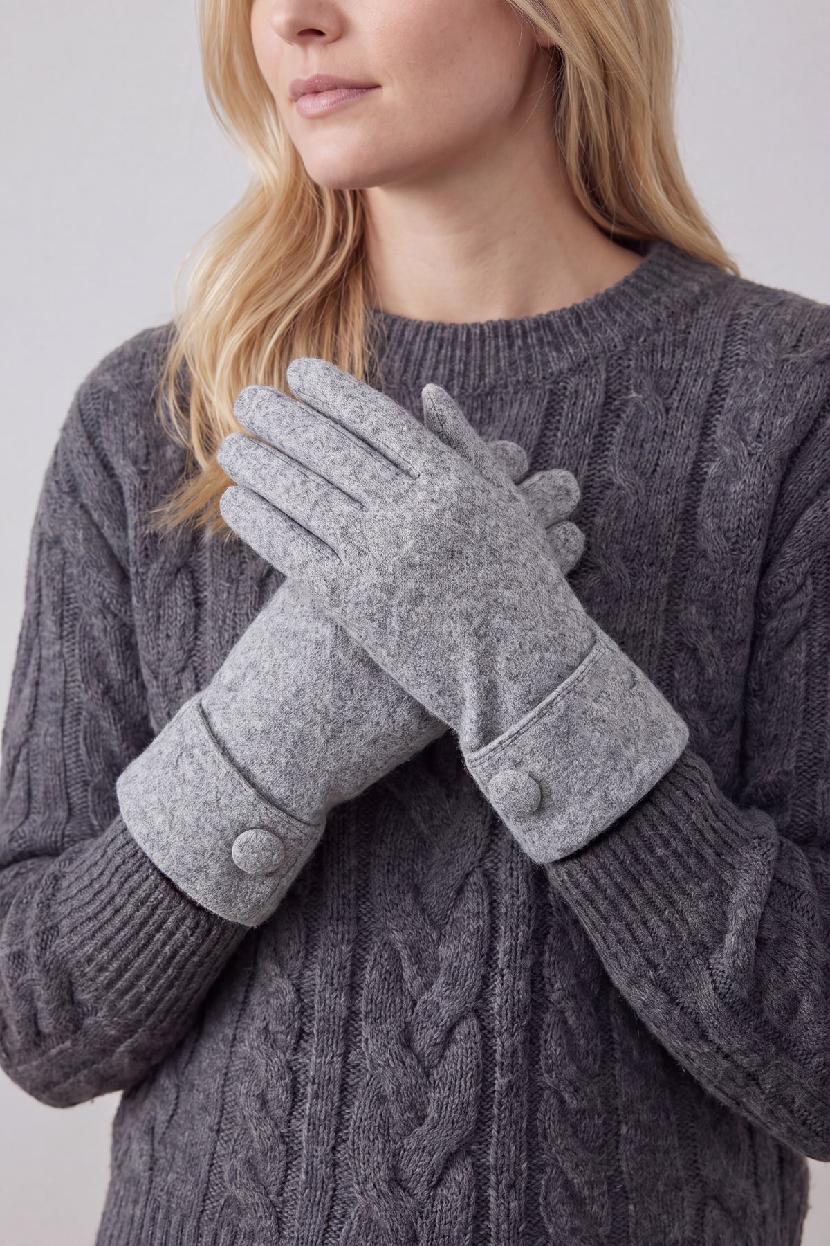 Women’s Classic Button Detail Gloves in Soft Cotton Blend