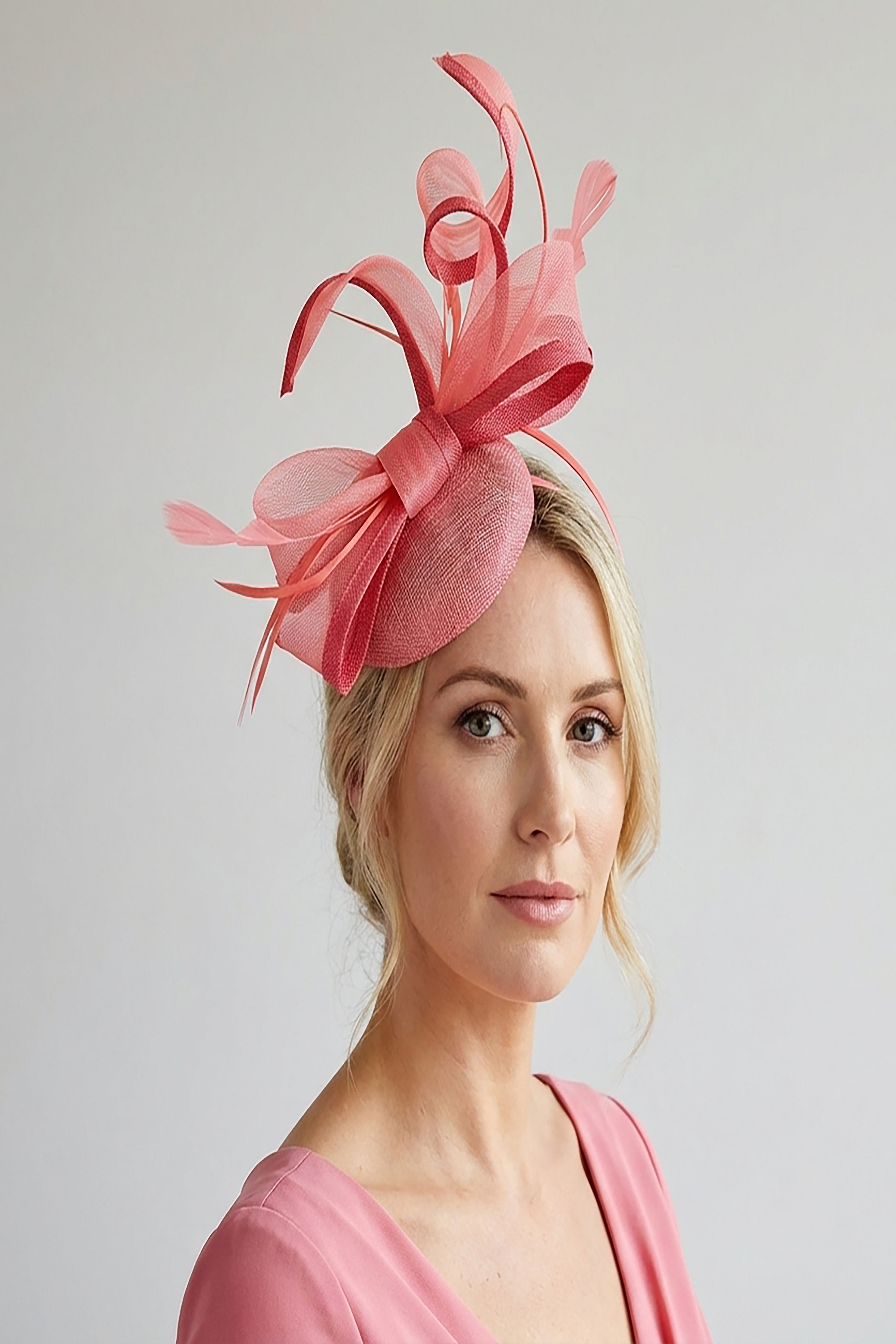 Elegant Loop Mesh Fascinator with Feather Detail
