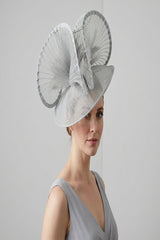Dramatic Fan Mesh Disc Fascinator with Feather Centre Pin