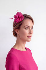 Small Sanity Flower Fascinator with Feather Trim – Dual Wear Brooch & Hair Clip