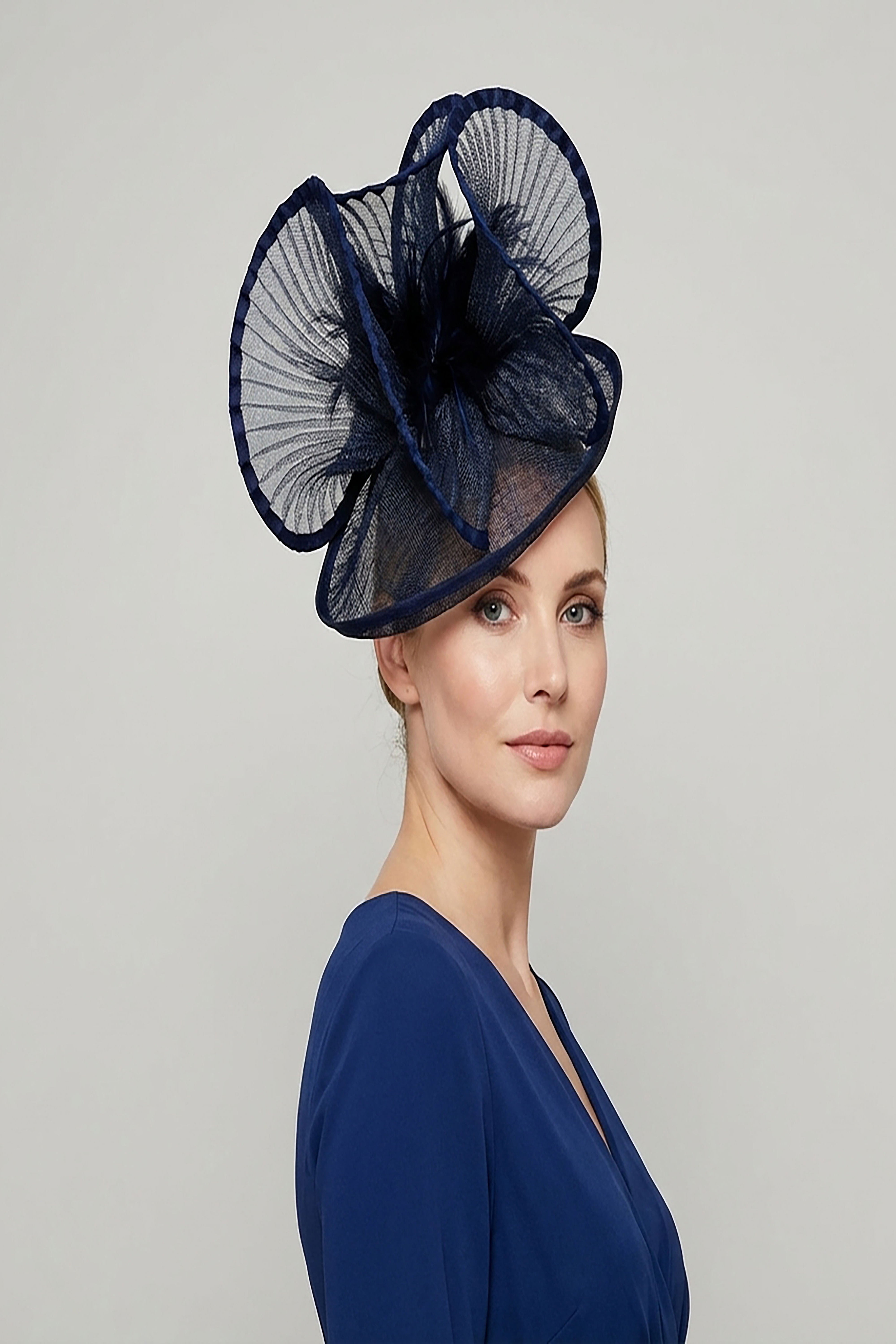 Dramatic Fan Mesh Disc Fascinator with Feather Centre Pin