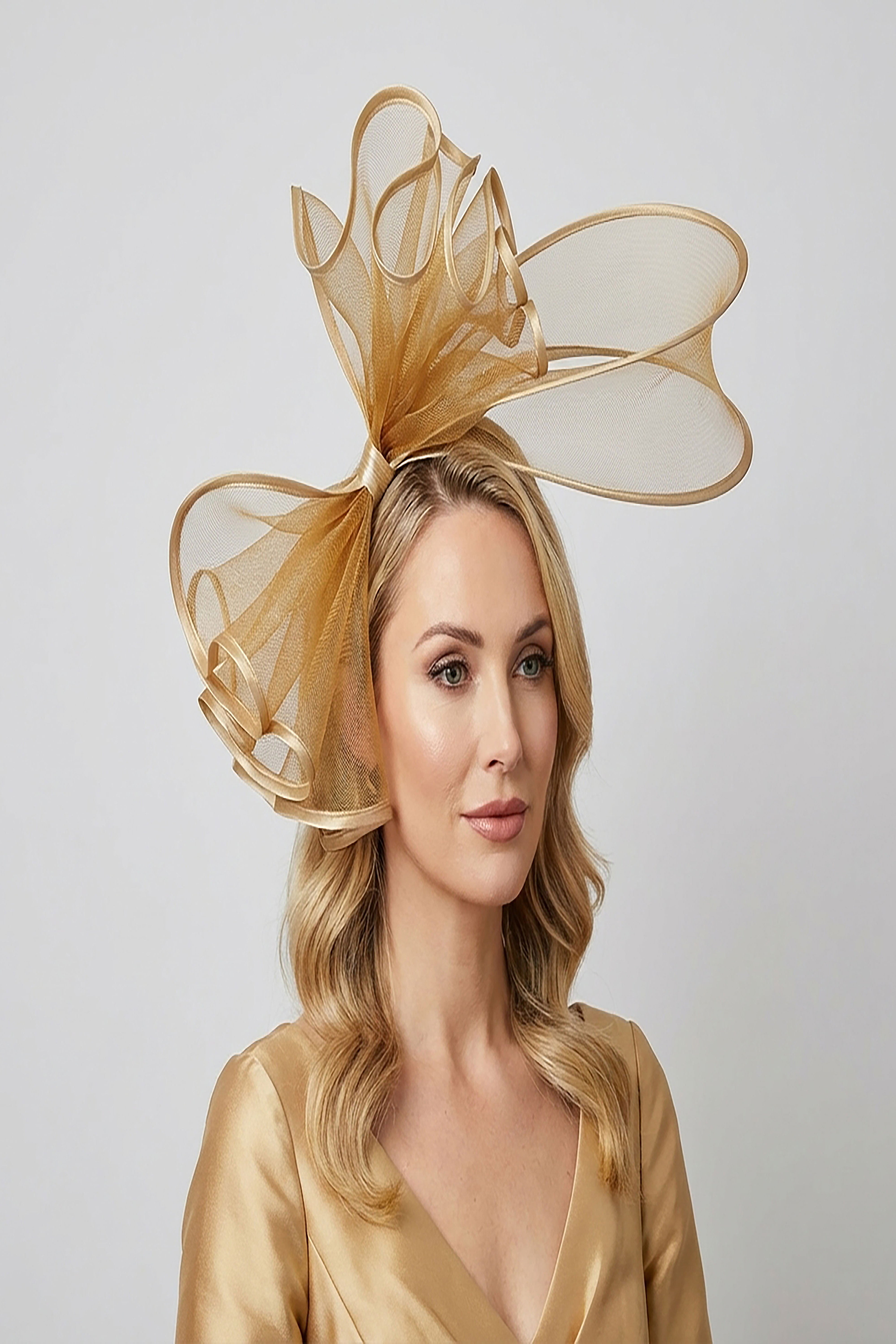 Large Mesh Loop Fascinator Headband with Structured Bow-Knot Design