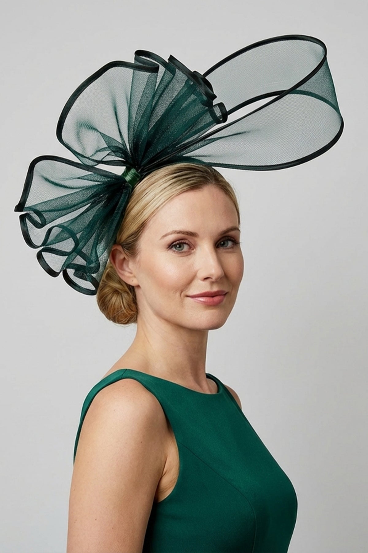 Large Mesh Loop Fascinator Headband with Structured Bow-Knot Design
