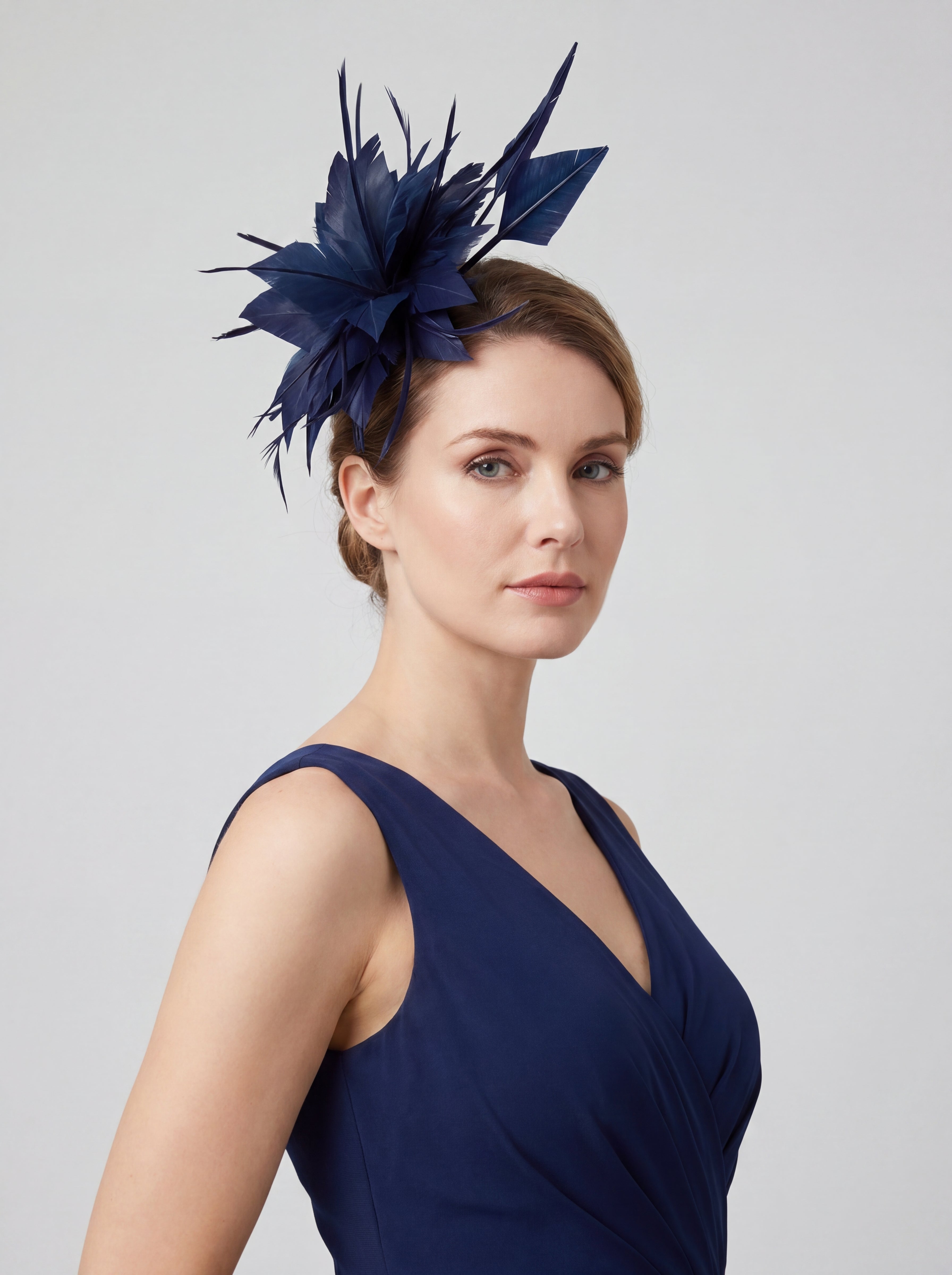 Elegant Feather Fascinator Headband for Weddings, Races & Special Occasions – Ladies Statement Headpiece