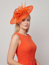 Elegant Wide Brim Sinamay Fascinator Hat with Feather & Floral Trim – Wedding Race Day Headpiece