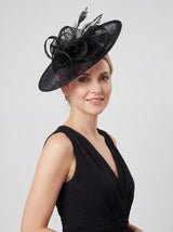 Elegant Wide Brim Sinamay Fascinator Hat with Feather & Floral Trim – Wedding Race Day Headpiece