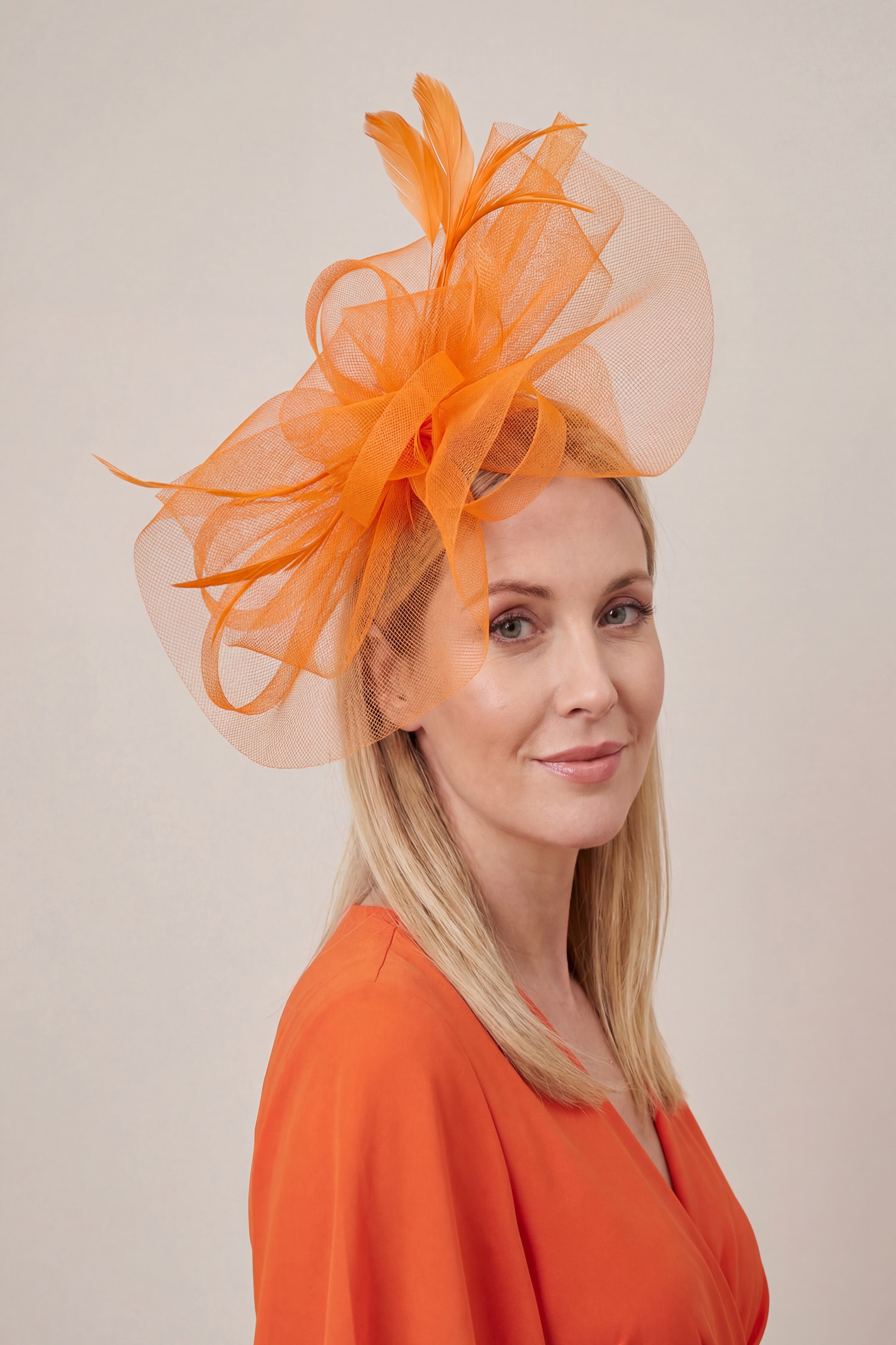 Elegant Feather Fascinator