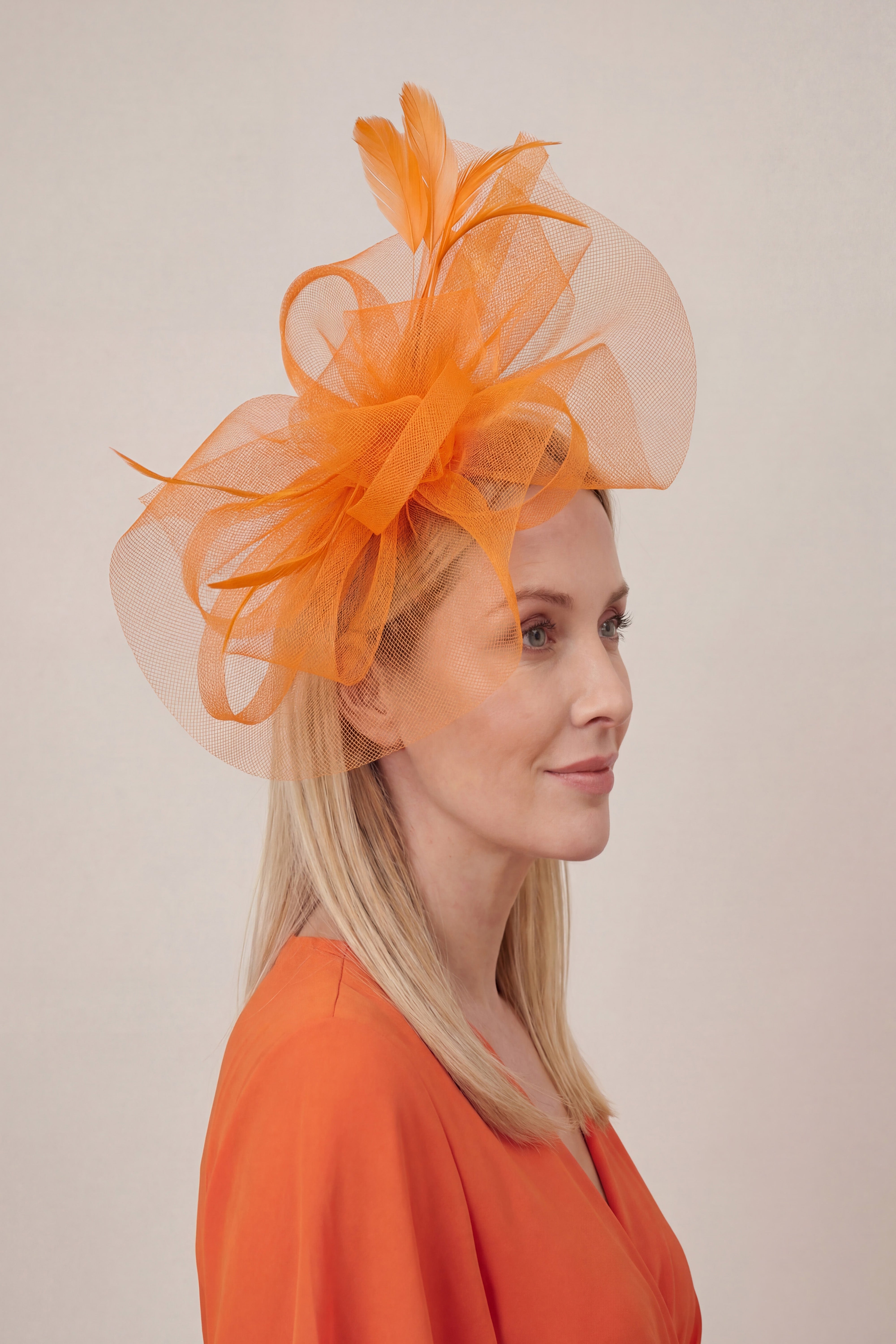 Elegant Feather Fascinator