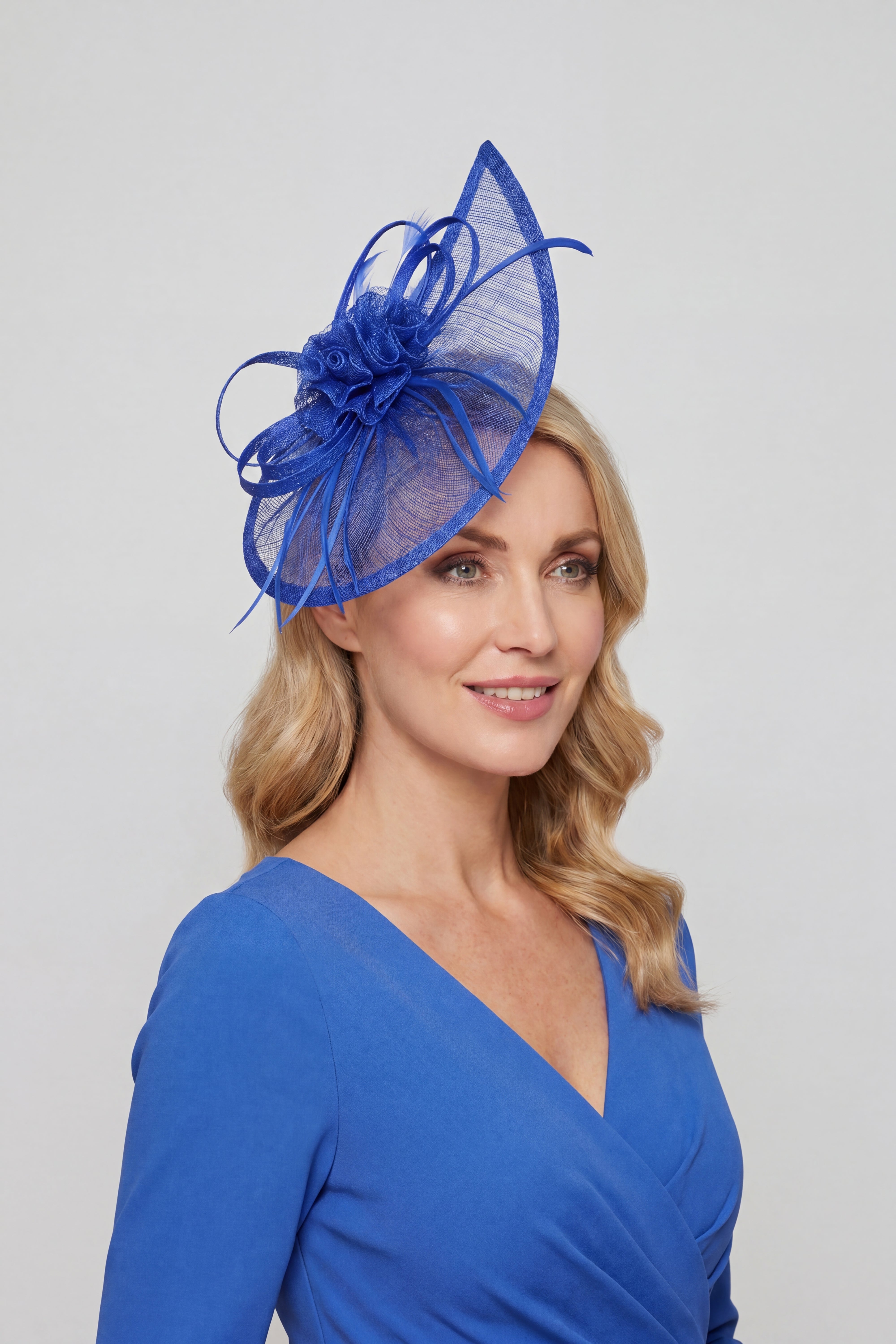 Gauze Teardrop Bass Fascinator with Flower and Curled Feathers