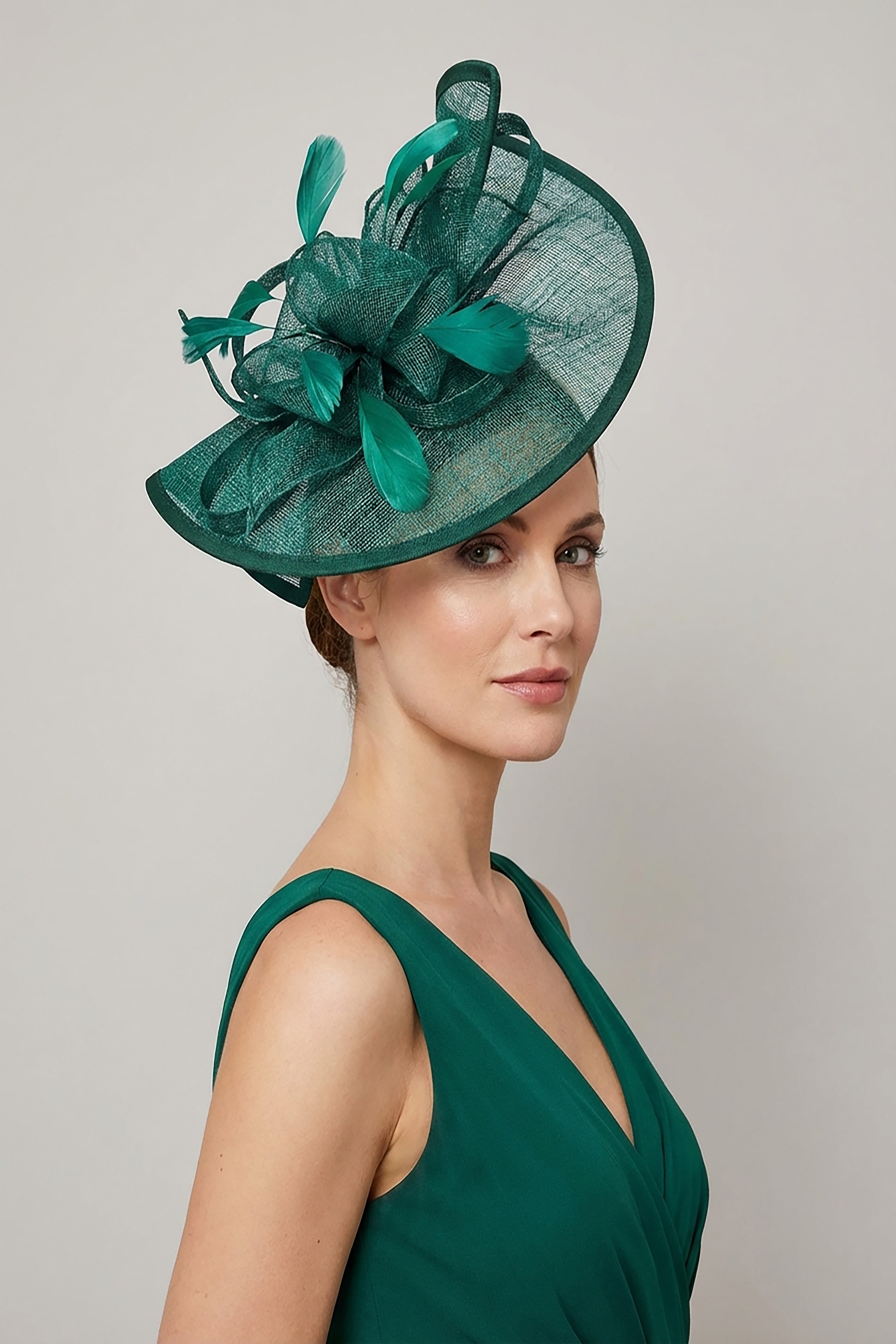 Green Fascinators for Weddings & Race Days: Discover Vellin’s Elegant Collection