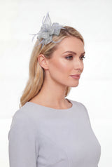 Small Sinamay Flower Fascinator with Feather Trim – Dual Wear Brooch & Hair Clip