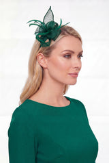 Small Sinamay Flower Fascinator with Feather Trim – Dual Wear Brooch & Hair Clip