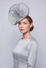 Dramatic Fan Mesh Disc Fascinator with Feather Centre Pin