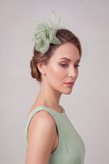 Small Fascinator with Feather Trim – Dual Wear Brooch & Clip