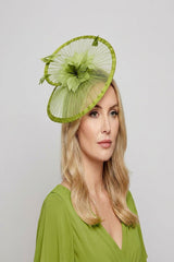 Classic Disc Fascinator with Feather Flower Detail