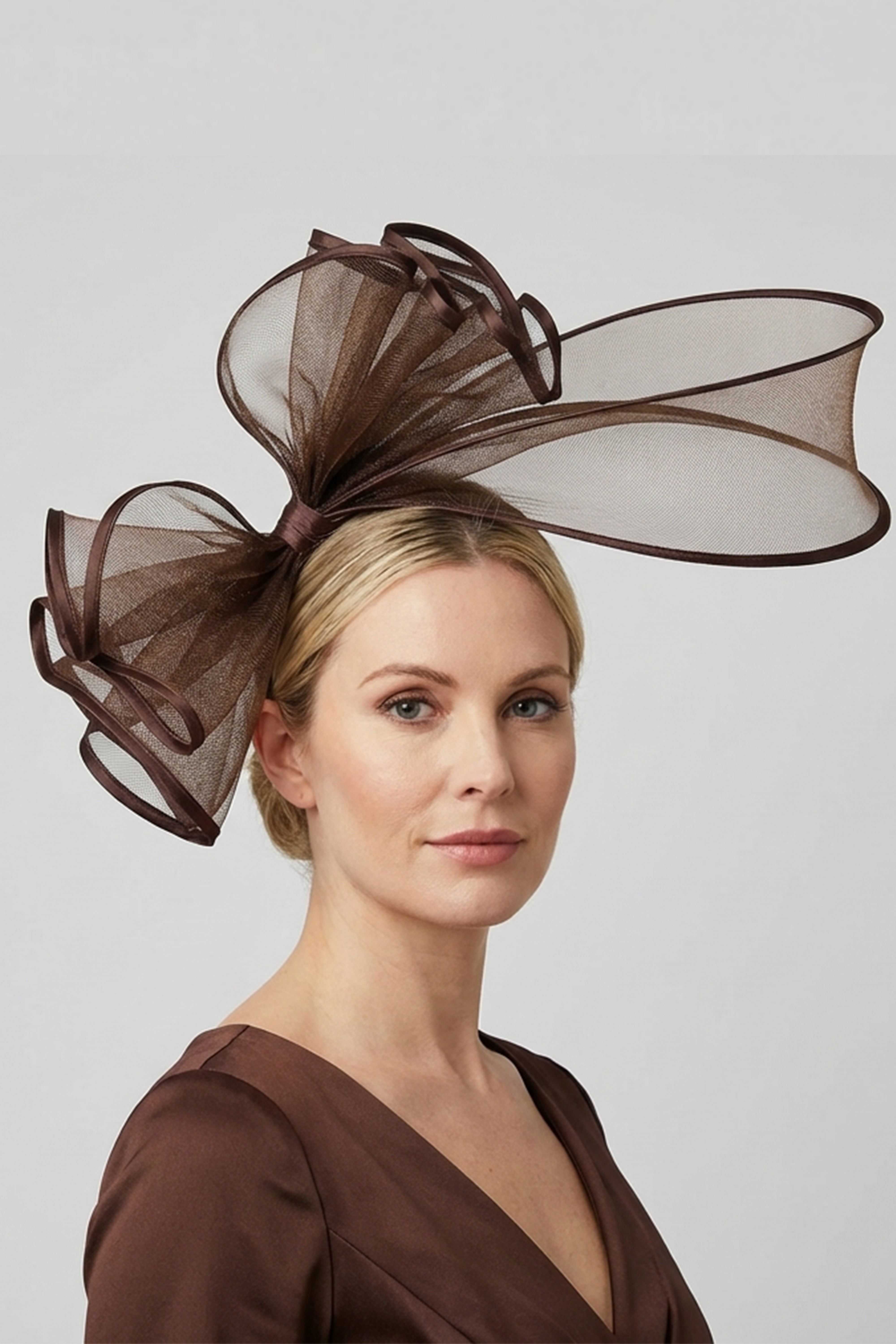 Large Mesh Loop Fascinator Headband with Structured Bow-Knot Design